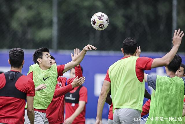 莱万：12年我跟弗格森说想加盟曼联